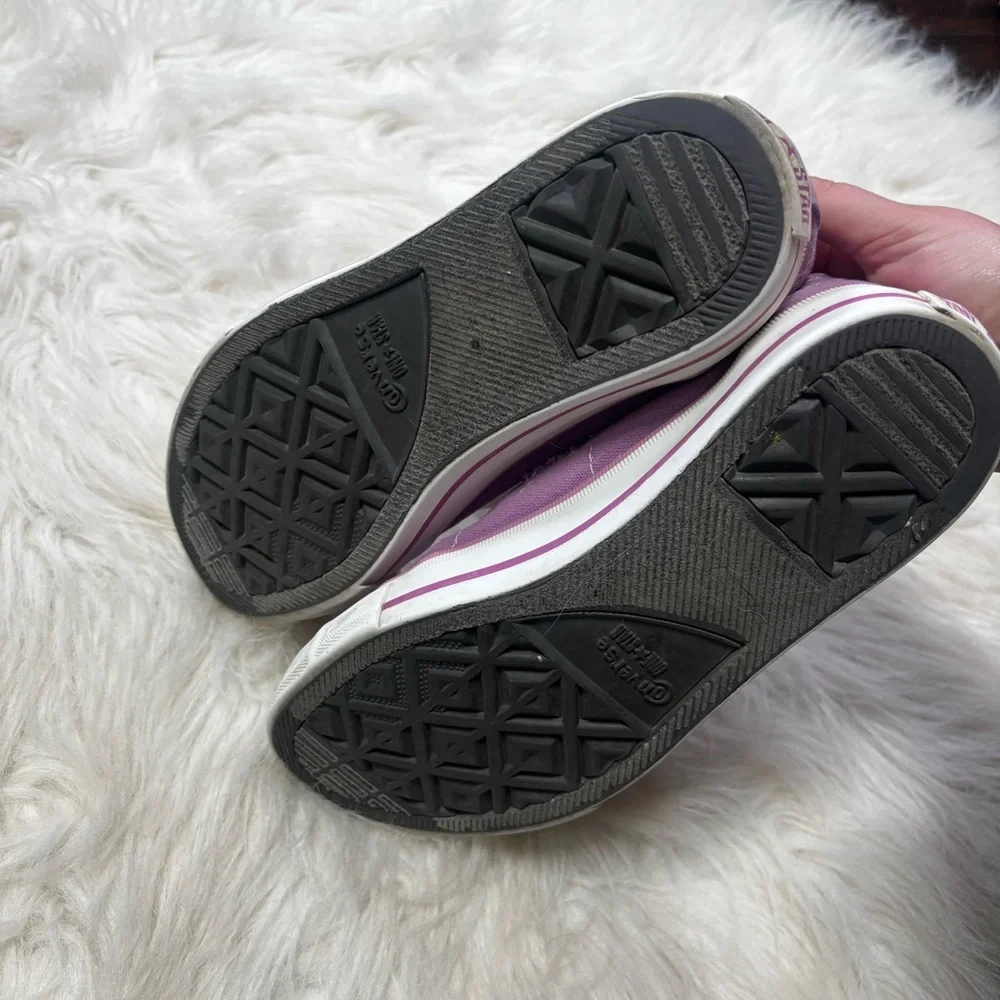 Converse “One-Star” Low Top Purple Sneakers size 8.5 Women’s